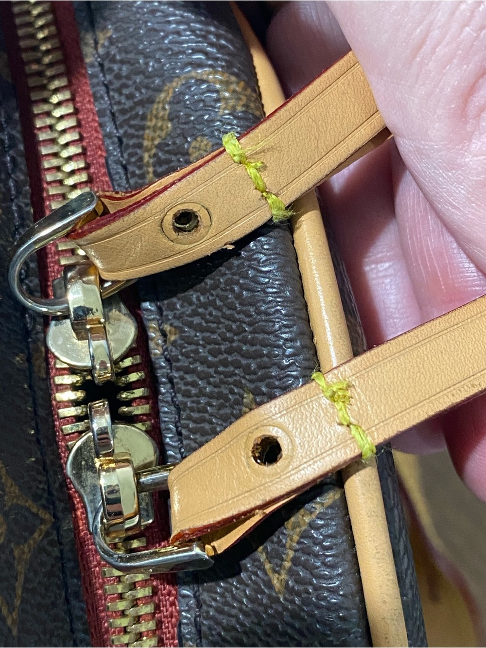 Round Crossbody in Brown and Tan🌺Authenticity Not Guaranteed 🌺 - Picture 13 of 14